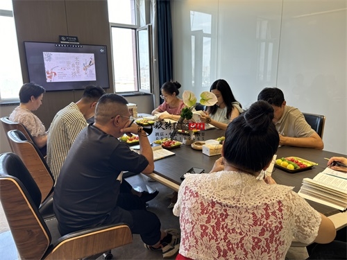 �y�����b��˾|�y�����b��˾�I(l��ng)��(d��o)�x�������(hu��)