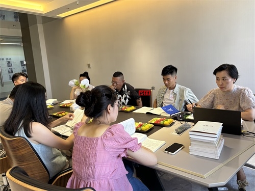 �y�����b��˾|�y�����b��˾�I(l��ng)��(d��o)�x�������(hu��)