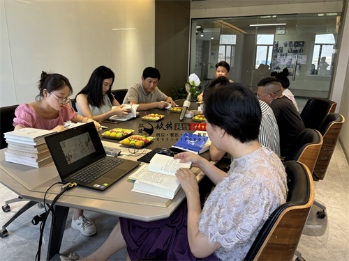 �y�����b��˾|�y�����b��˾�I(l��ng)��(d��o)�x�������(hu��)