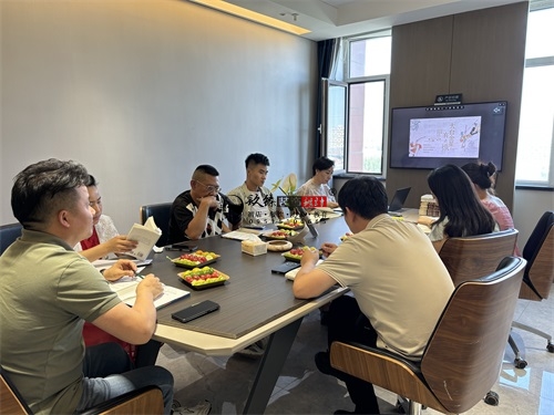 �y�����b��˾|�y�����b��˾�I(l��ng)��(d��o)�x�������(hu��)