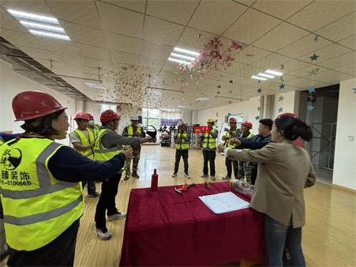 �y���Ļ������b���OӋ�Ŀ|�N���b�