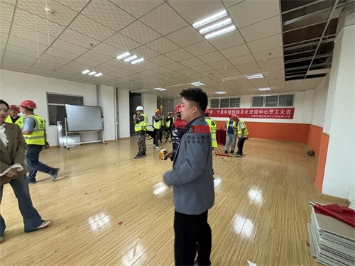 �y���Ļ������b���OӋ�Ŀ|�N���b�