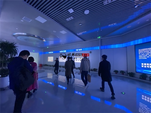 �y���Ƽ�չ�d�O(sh��)Ӌ�b���Ŀ|�N���b�