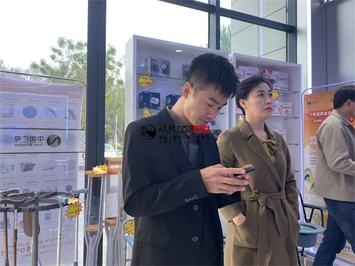 �y���Ƽ�չ�d�O(sh��)Ӌ�b���Ŀ|�N���b�